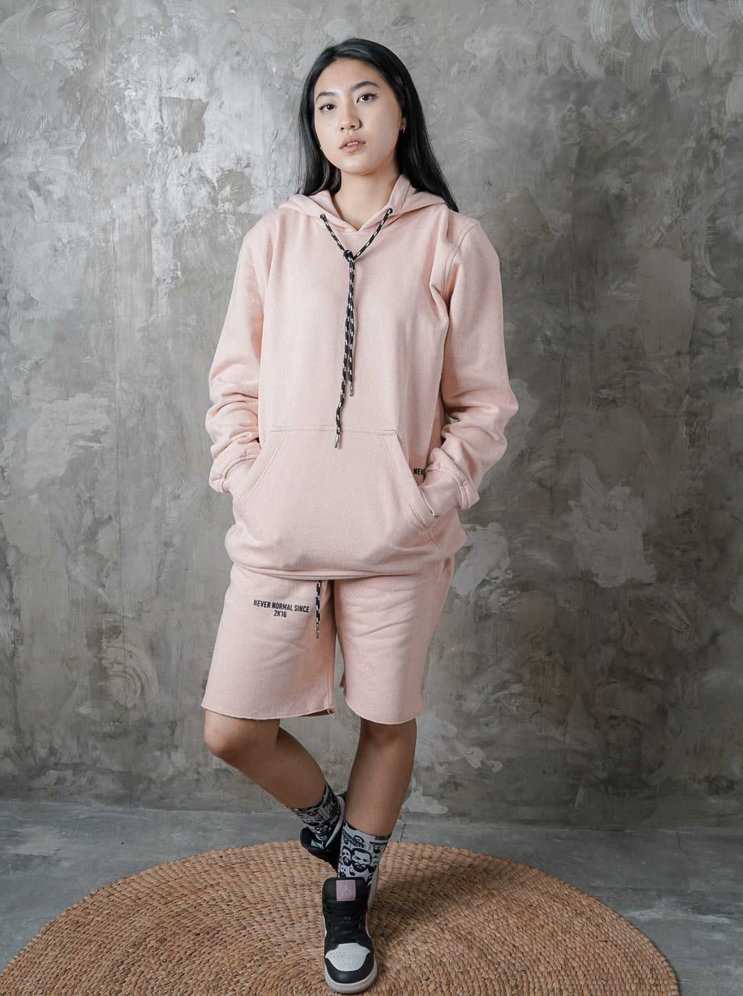 Obsidian Bush Orange Short
